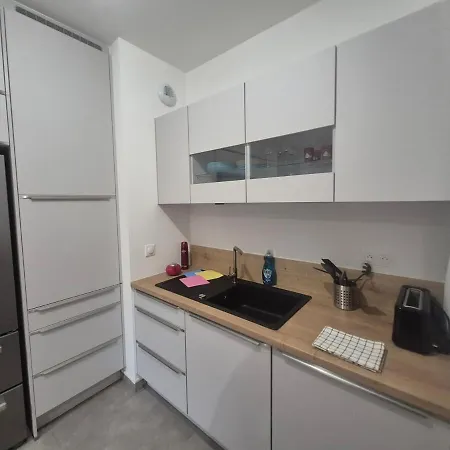 Nina, 2 Couchages, Elegant, Wifi, Parking דירה לה רושל