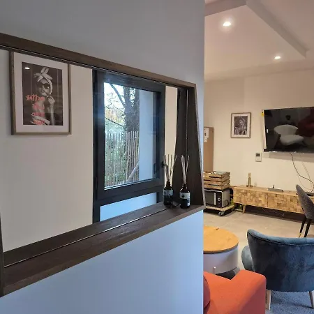 Nina, 2 Couchages, Elegant, Wifi, Parking דירה לה רושל